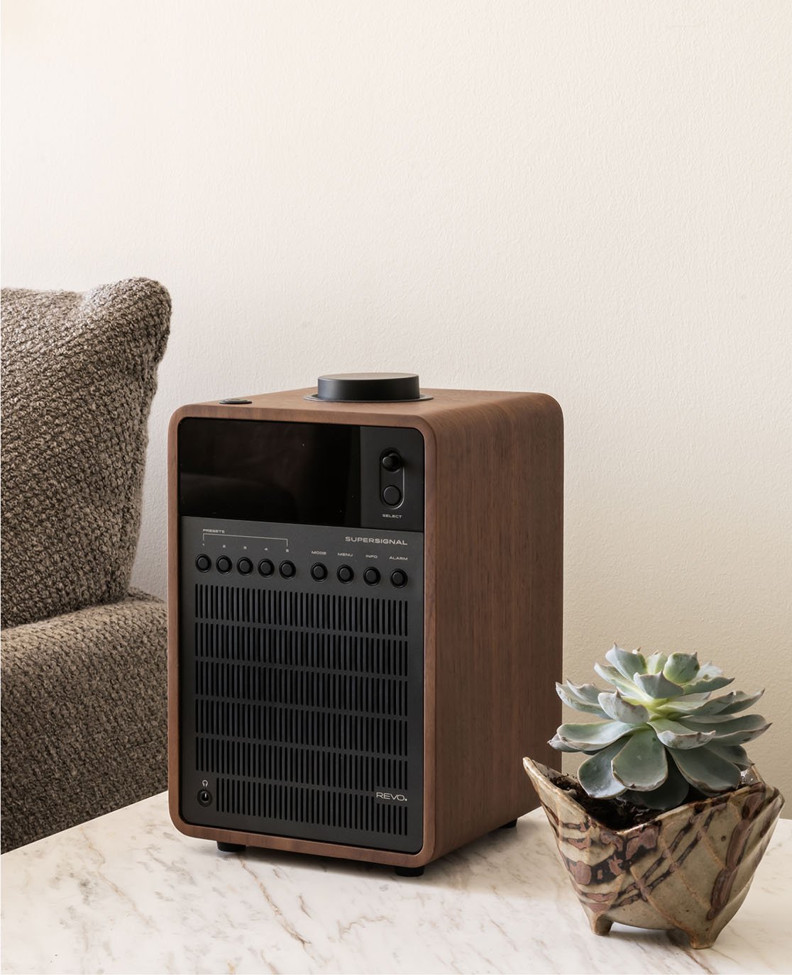 FORTH-Hotel-BlueTooth-Speaker-Residential-Suite